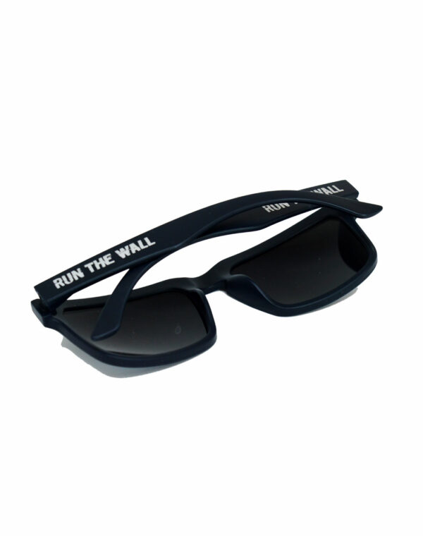 Matte Black Sunglasses - solbriller fra Run the wall