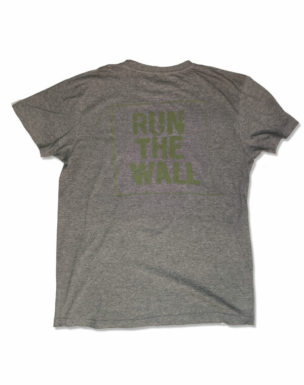 T-shirt grey grå med army green tryk back - run the wall